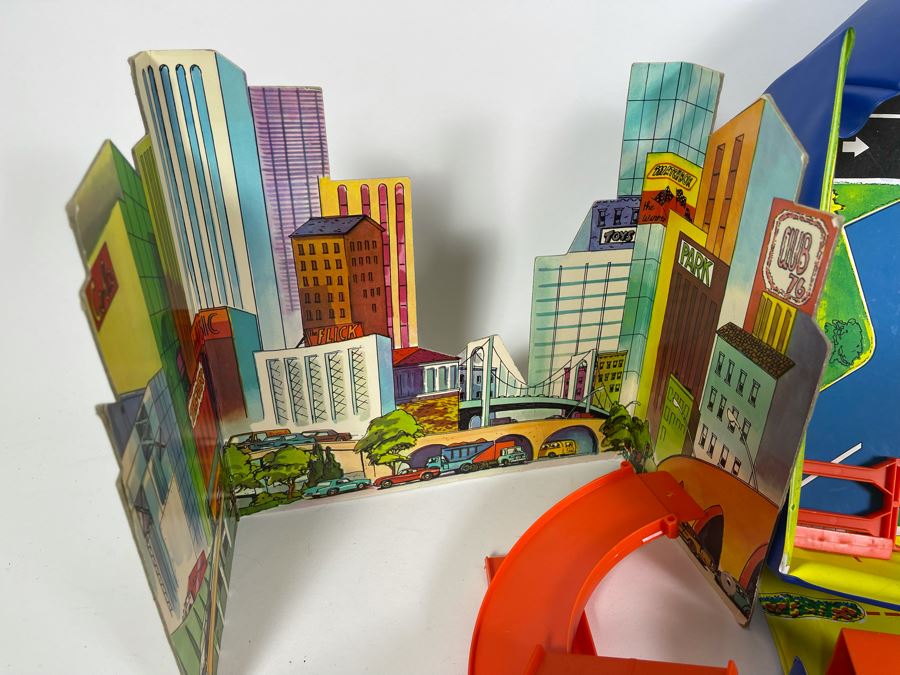 Vintage 1976 Matchbox City Car Playset [Photo 7]