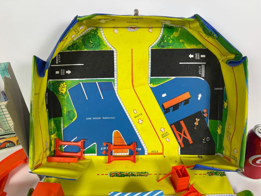 Vintage 1976 Matchbox City Car Playset [Photo 6]