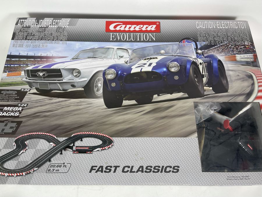 Carrera Evolution Slot Car Race Tracks (Tracks And Controllers Only - No Slot Cars) [Photo 2]