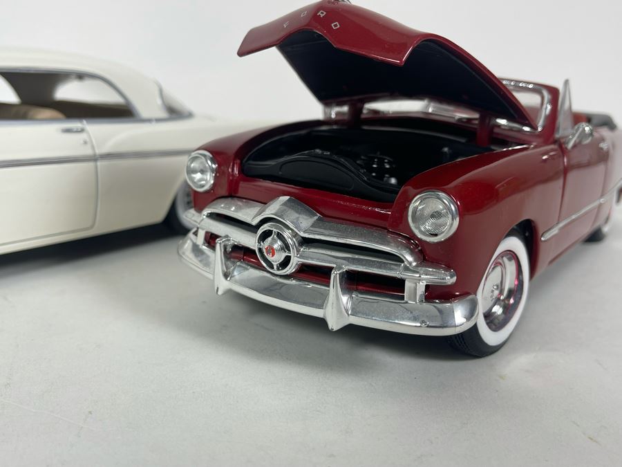 (2) Diecast Cars: Maisto Chrysler 300B (1956) And Maisto 1949 Ford [Photo 4]