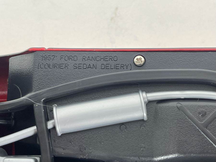 (2) Diecast Cars: Pair Of Road Signature 1957 Ford Ranchero [Photo 13]