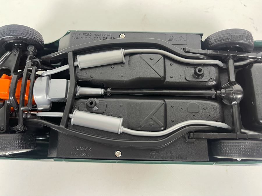 (2) Diecast Cars: Pair Of Road Signature 1957 Ford Ranchero [Photo 9]