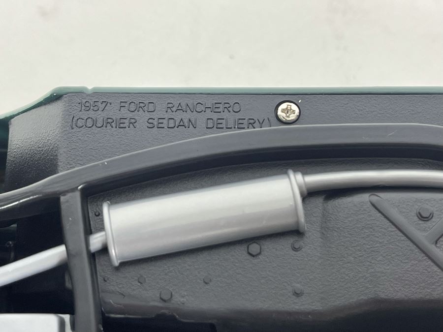 (2) Diecast Cars: Pair Of Road Signature 1957 Ford Ranchero [Photo 10]