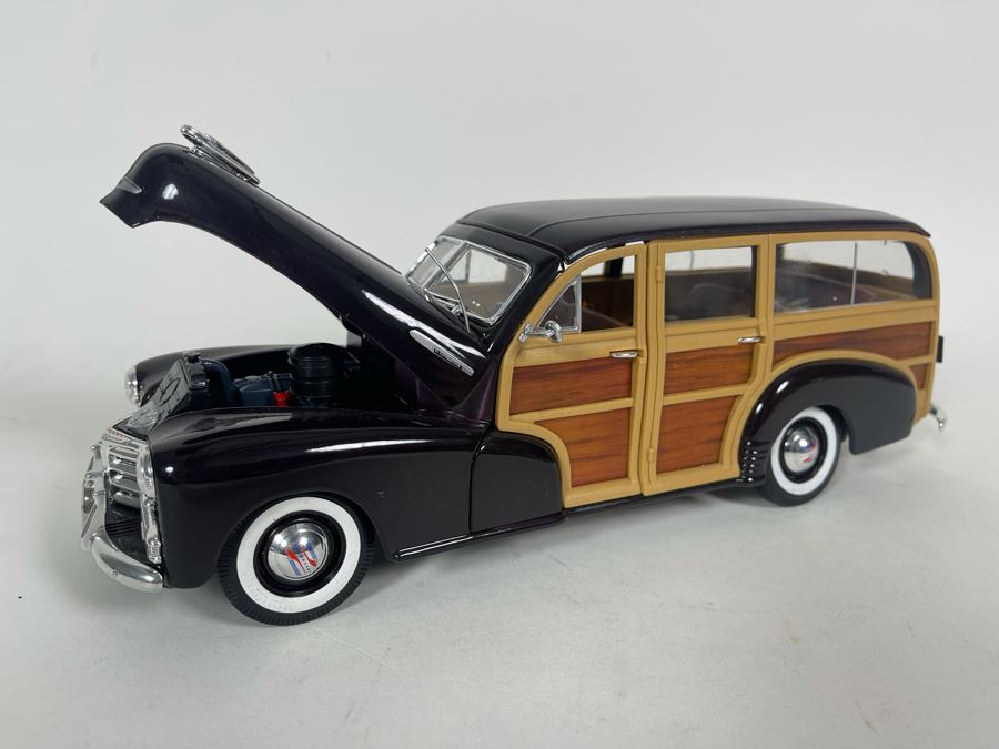 Maisto 1948 Chevy Fleetmaster Woody Station Wagon Diecast Car