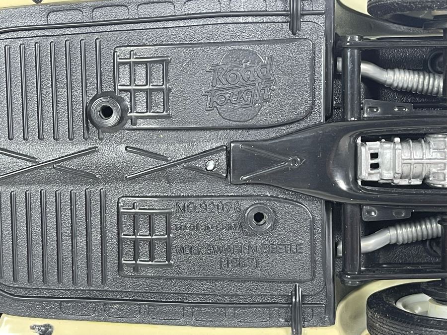 (2) Diecast Cars: Anson 1963 Ford Thunderbird And Road Tough 1967 Volkswagen Beetle [Photo 12]