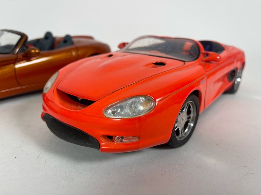 (2) Diecast Cars: Maisto Dodge Copperhead And Maisto Mustang Mach III [Photo 4]