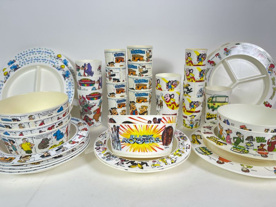 Collection Of Early TV Plastic Cups, Bowls And Plates From Buck