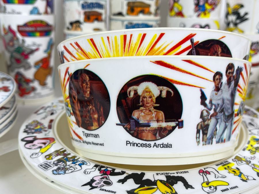 Collection Of Early TV Plastic Cups, Bowls And Plates From Buck Rogers, The Flintstones, Scooby-Doo, Mighty Mouse, Hanna-Barbera, Holly Hobbie [Photo 6]