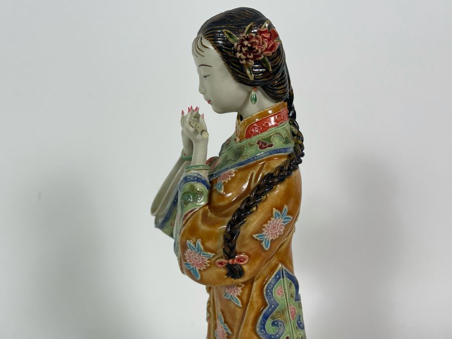Vintage Signed Chinese Porcelain Figurine 12.5'H [Photo 9]