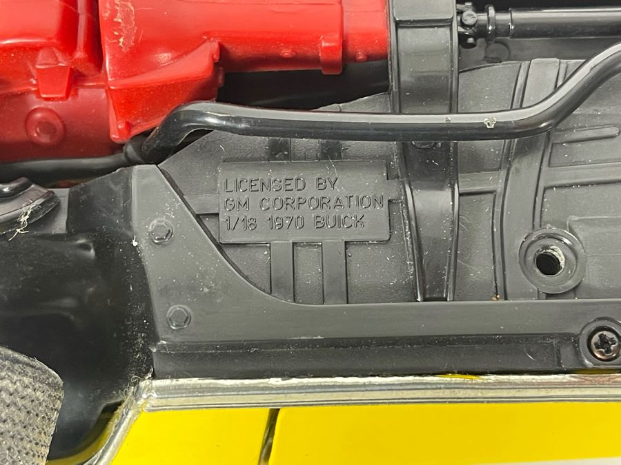 (2) Diecast Cars: Ertl 1970 Buick And Ertl 1969 Plymouth [Photo 11]