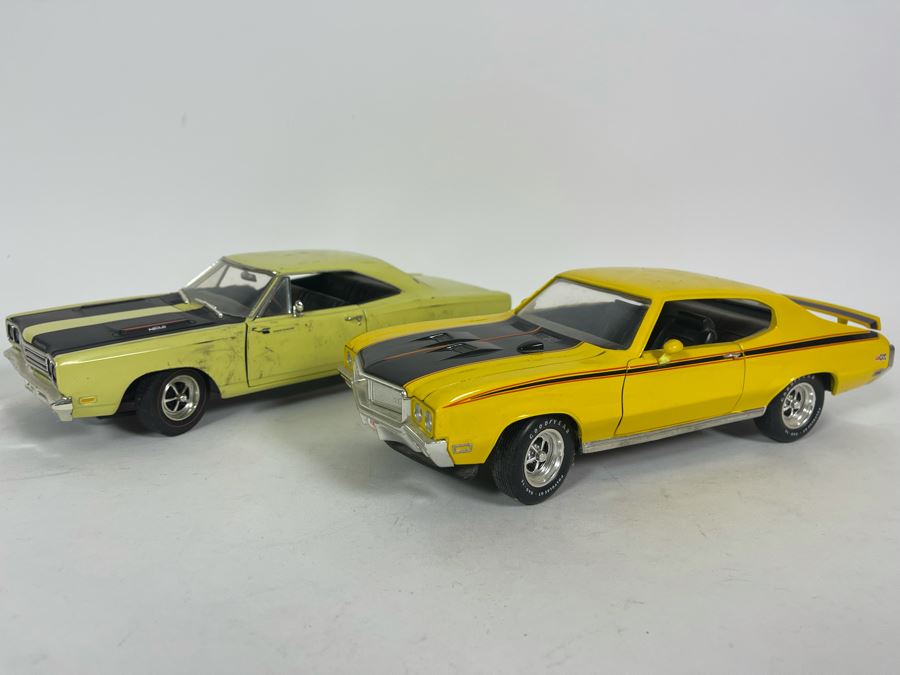 (2) Diecast Cars: Ertl 1970 Buick And Ertl 1969 Plymouth [Photo 2]