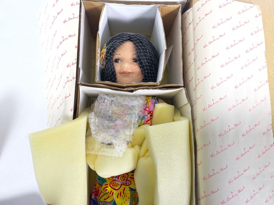 Aloha! Doll By Rose Pinkul From Danbury Mint With Box [Photo 1]