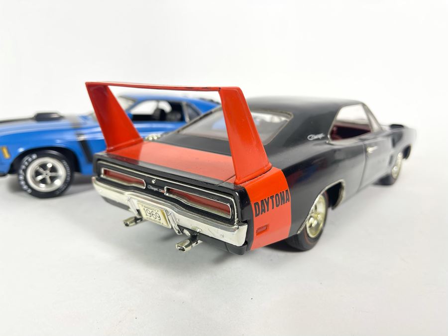 (2) Diecast Cars: Ertl 1969 Plymouth Charger And Ertl 1970 Ford Mustang [Photo 6]