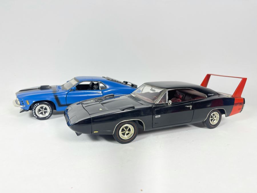 (2) Diecast Cars: Ertl 1969 Plymouth Charger And Ertl 1970 Ford Mustang [Photo 2]