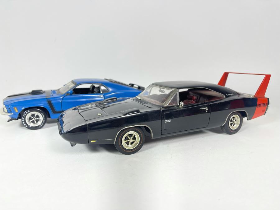 (2) Diecast Cars: Ertl 1969 Plymouth Charger And Ertl 1970 Ford Mustang [Photo 3]