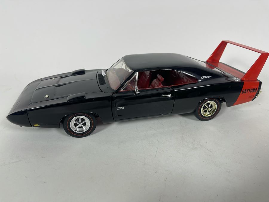(2) Diecast Cars: Ertl Plymouth Duster And Ertl 1969 Dodge Charger [Photo 9]