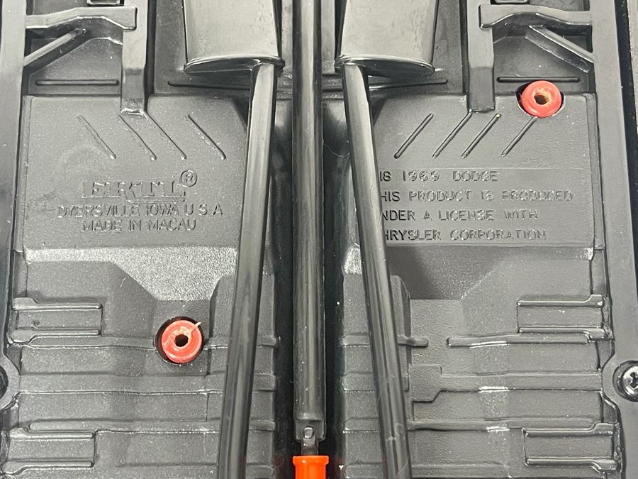 (2) Diecast Cars: Ertl Plymouth Duster And Ertl 1969 Dodge Charger [Photo 14]