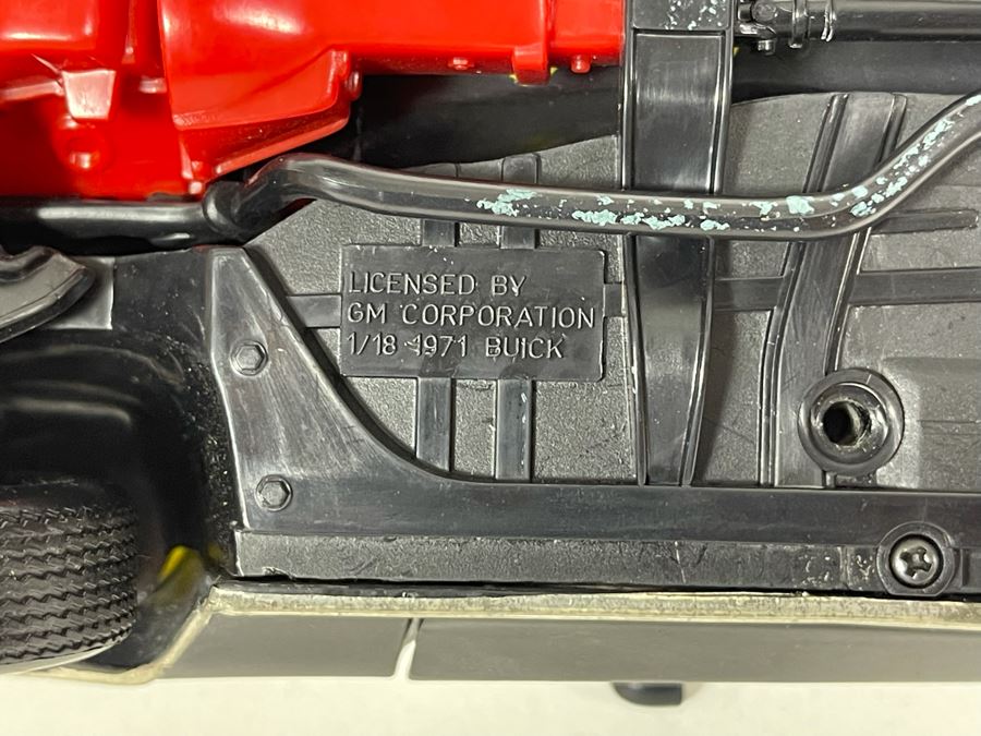 (2) Diecast Cars: Maisto Jaguar XJ220 And Maisto Ferrari F50 And ERTL 1971 Buick GSX [Photo 17]