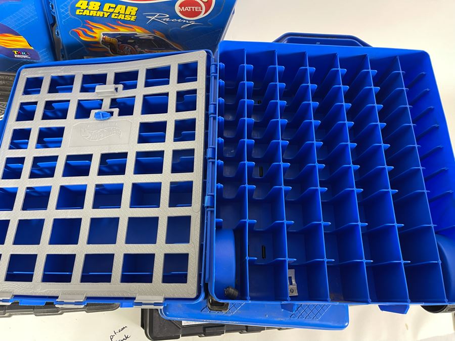 (7) Mattel Hot Wheels Carry Cases [Photo 10]