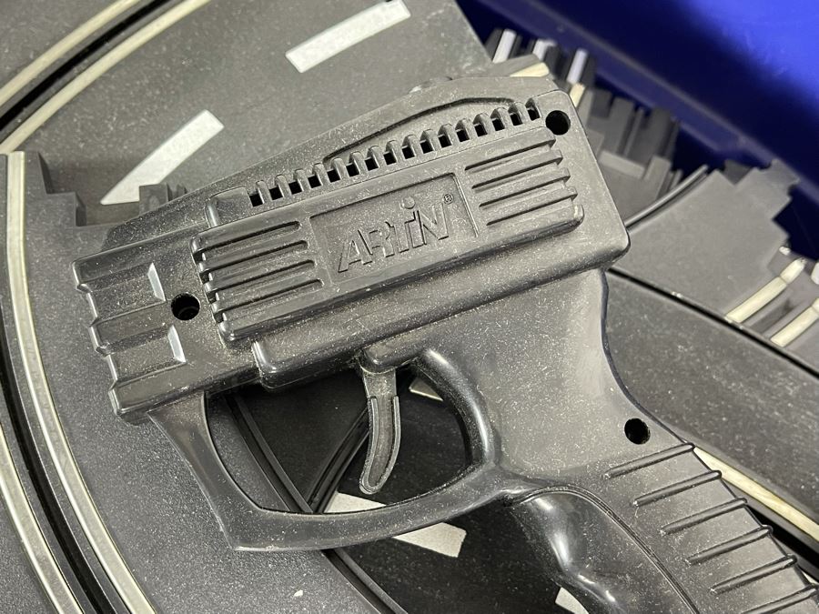 Two Sets Of Slot Car Racing Tracks [Photo 7]