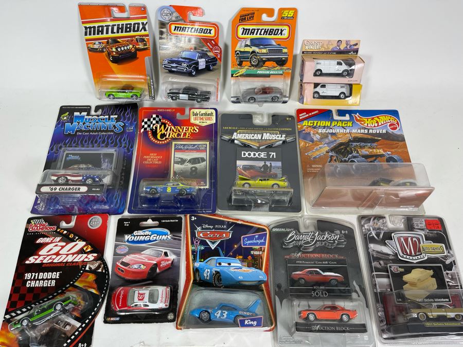 Collection Of Various Cars On Cards Matchbox, Hot Wheels, Disney [Photo 2]