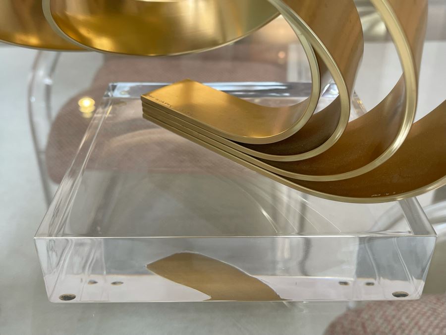 Signed Dan Murphy 1987 Brass Metal Ribbon Sculpture On Lucite Base [Photo 9]
