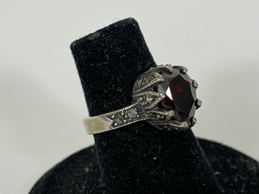 Pair Of Vintage Sterling Silver Rings Size 5.25 & 6.5 Weighs 9.4g [Photo 6]