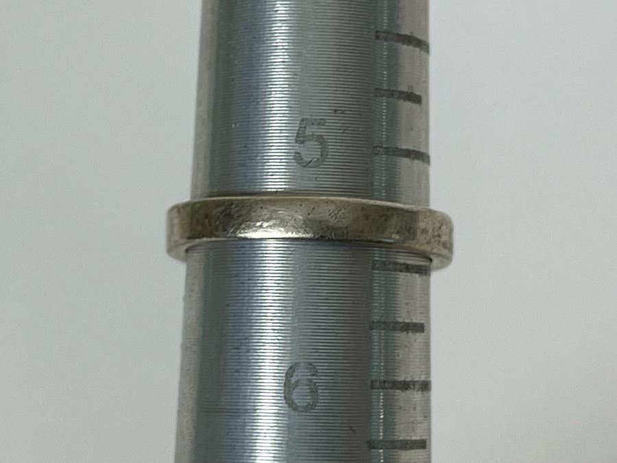 Pair Of Vintage Sterling Silver Rings Size 5.25 & 6.5 Weighs 9.4g [Photo 10]