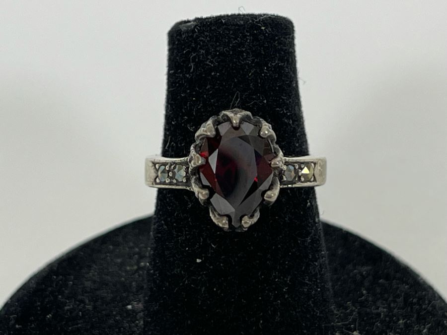 Pair Of Vintage Sterling Silver Rings Size 5.25 & 6.5 Weighs 9.4g [Photo 3]