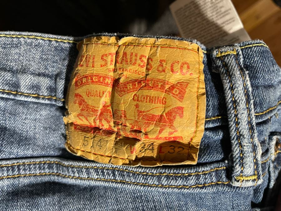 Collection Of Eight Pairs Of Levis Jeans Sizes 34-36 X 30 [Photo 6]