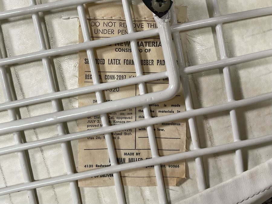 Set Of Six Early Charles & Ray Eames DKR Wire Bikini Chairs By Knoll In White [Photo 14]