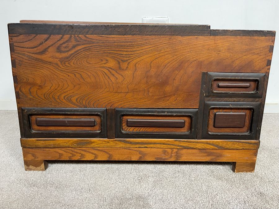 Old Japanese Carved Wood Hibachi 23.5W X 14D X 15H [Photo 3]