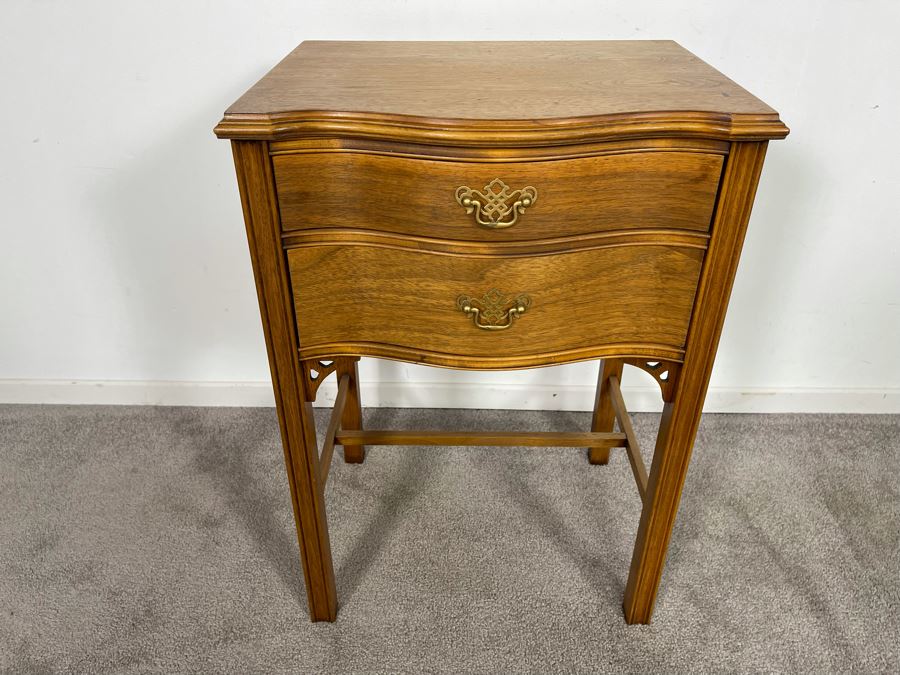 Vintage Wooden 2-Drawer Side Table Nightstand 19W X 15D X 27H [Photo 2]