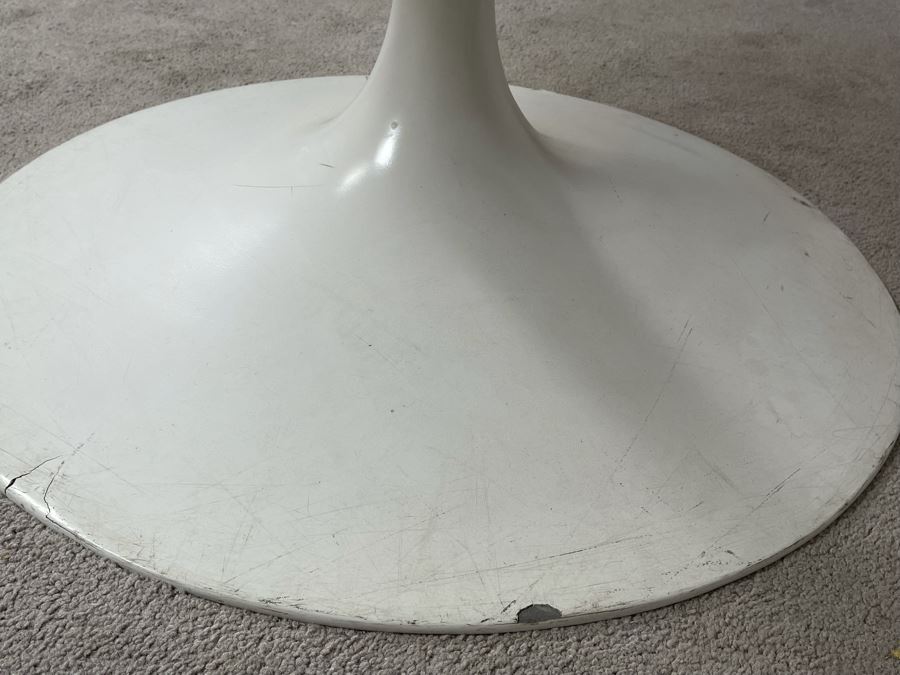Vintage Burke Mid-Century White Tulip Dining Table 53.5R X 28.5H [Photo 12]