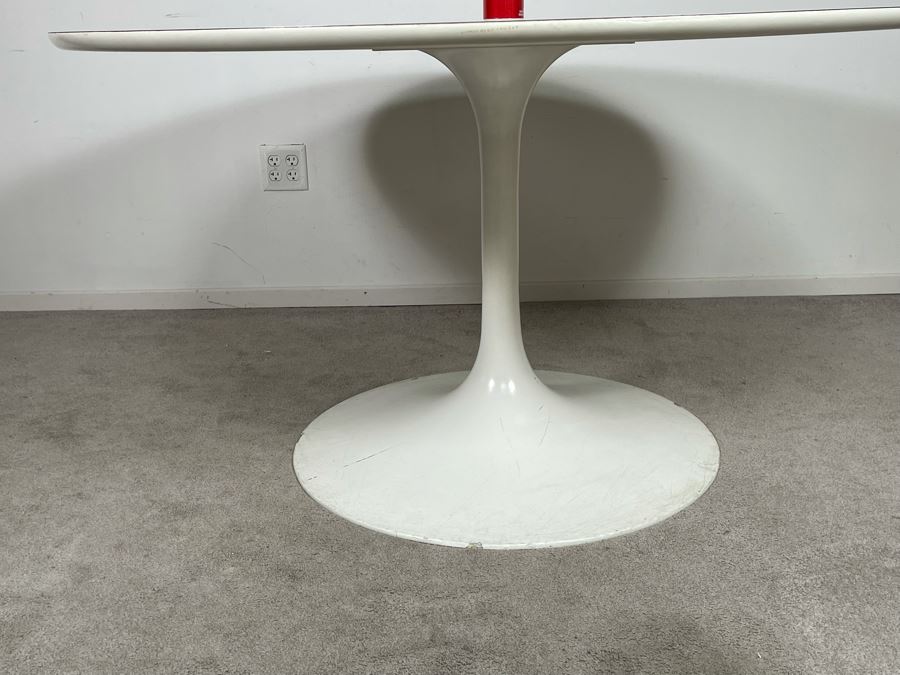 Vintage Burke Mid-Century White Tulip Dining Table 53.5R X 28.5H [Photo 6]