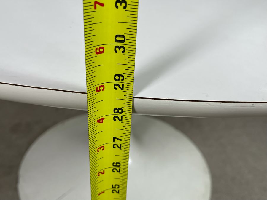 Vintage Burke Mid-Century White Tulip Dining Table 53.5R X 28.5H [Photo 14]