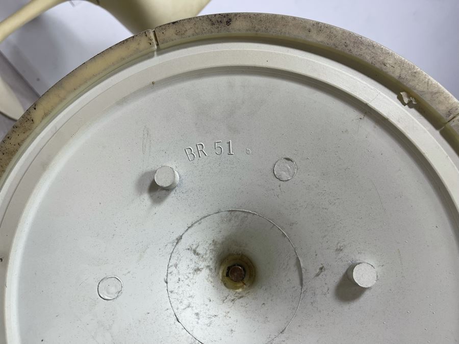 Pair Of Vintage Eero Saarinen For Knoll Tulip Chairs BR51 20W X 31H [Photo 10]