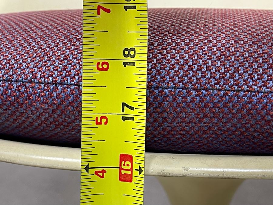 Pair Of Vintage Eero Saarinen For Knoll Tulip Chairs BR51 20W X 31H [Photo 14]