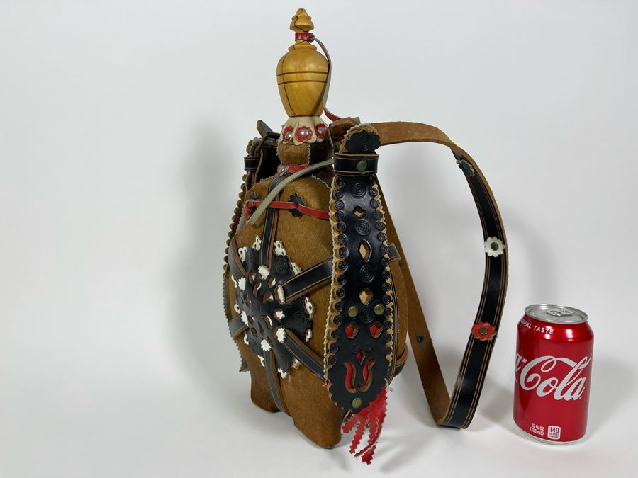 Hide Wrapped Wooden Canteen Backpack [Photo 6]