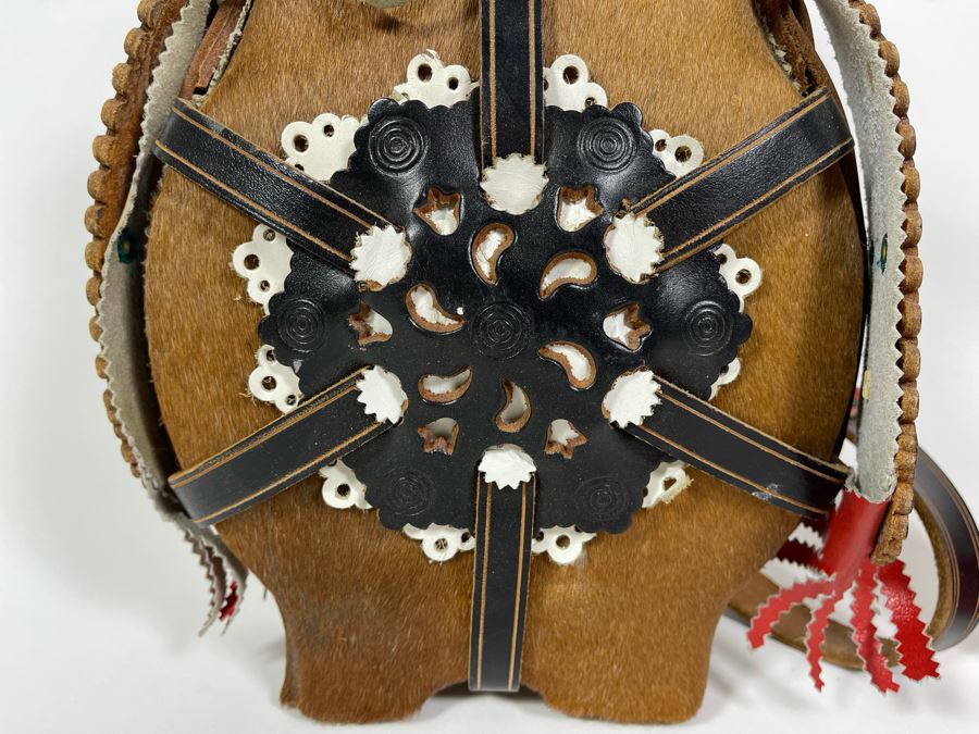 Hide Wrapped Wooden Canteen Backpack [Photo 3]