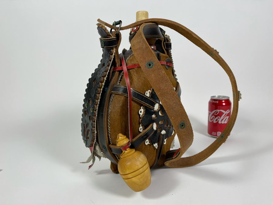Hide Wrapped Wooden Canteen Backpack [Photo 8]