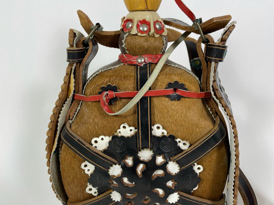 Hide Wrapped Wooden Canteen Backpack [Photo 4]