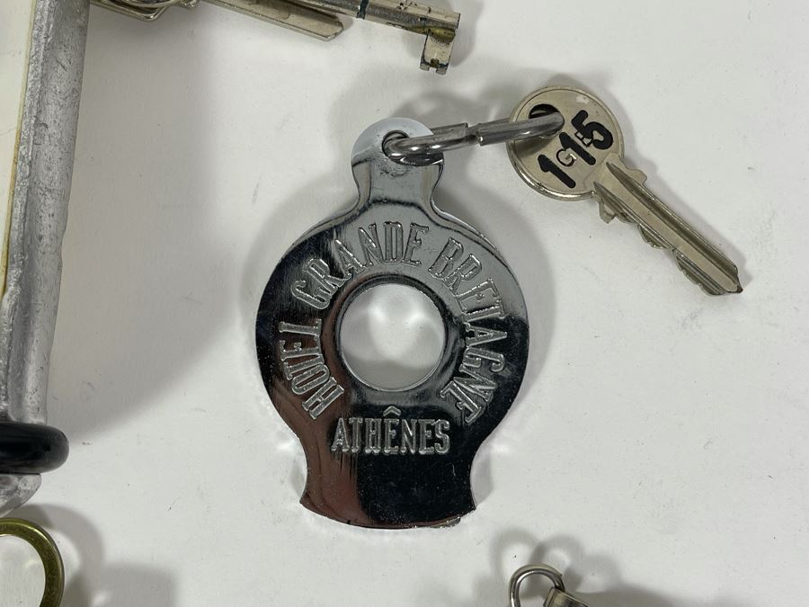 Collection Of Six Vintage Overseas Hotel Keys [Photo 4]