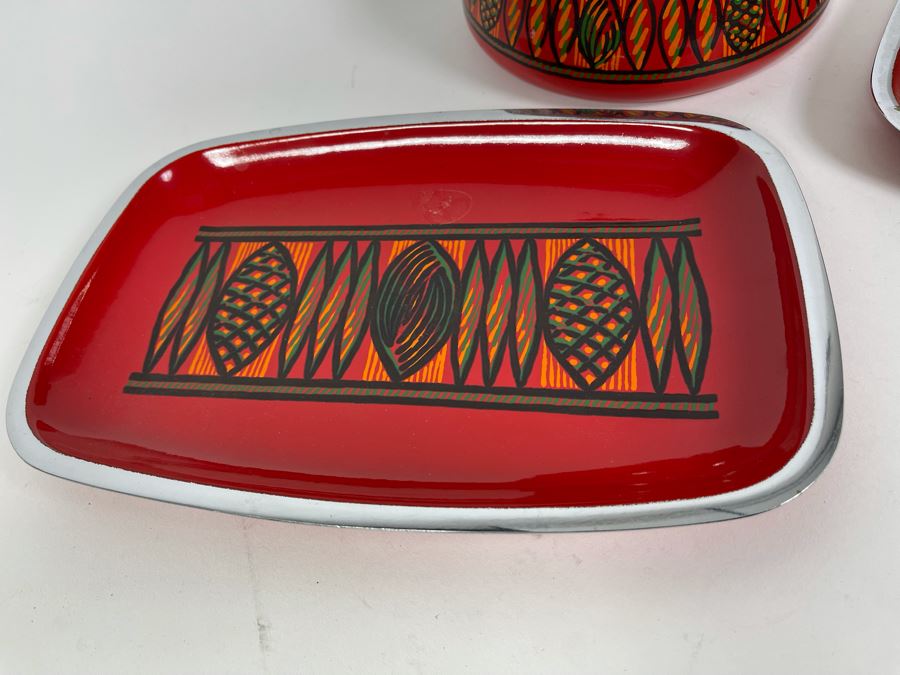 Pair Of Mid-Century Metal Trays 11 X 7.5 With Pot [Photo 3]