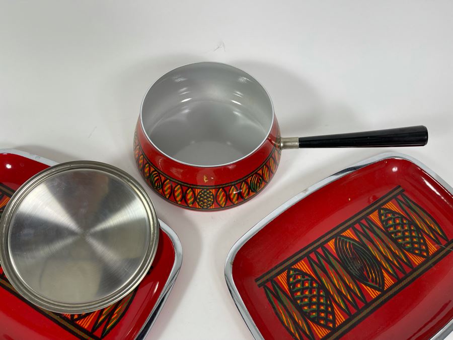 Pair Of Mid-Century Metal Trays 11 X 7.5 With Pot [Photo 5]