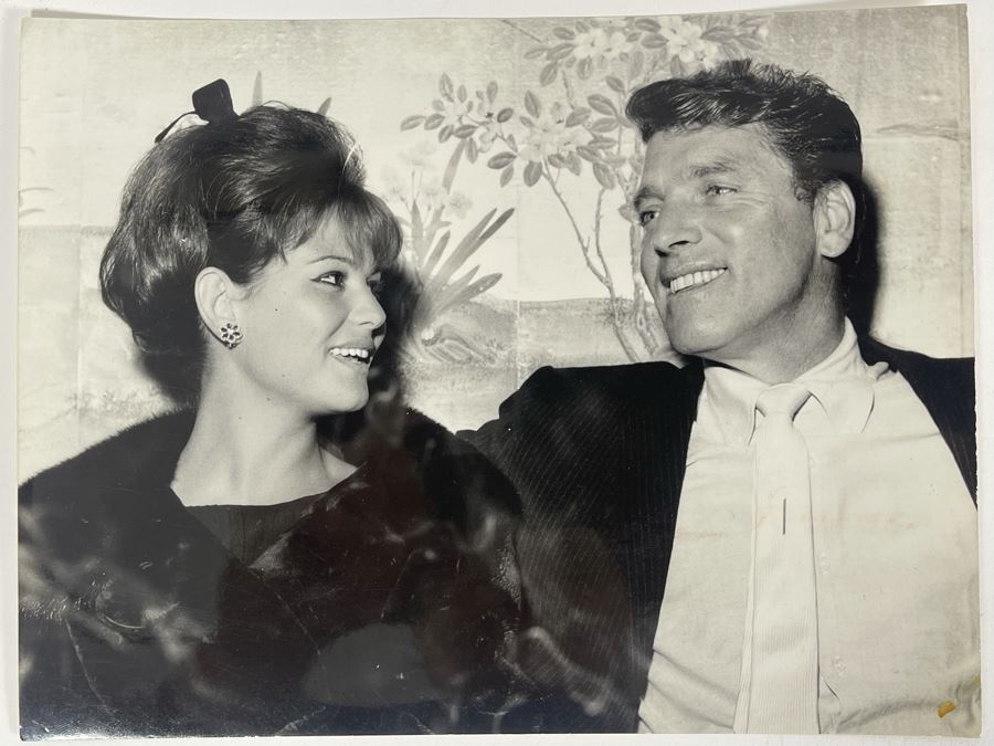 1962 Photo By Giovanni Battista Poletto - Rome, Italy - Co-stars Of Luchino Visconti Film The Leopard (Il Gattopardo) : Burt Lancaster, Claudia Cardinale (Photographer G.B. Poletto) 9.5 X 7.25 [Photo 2]