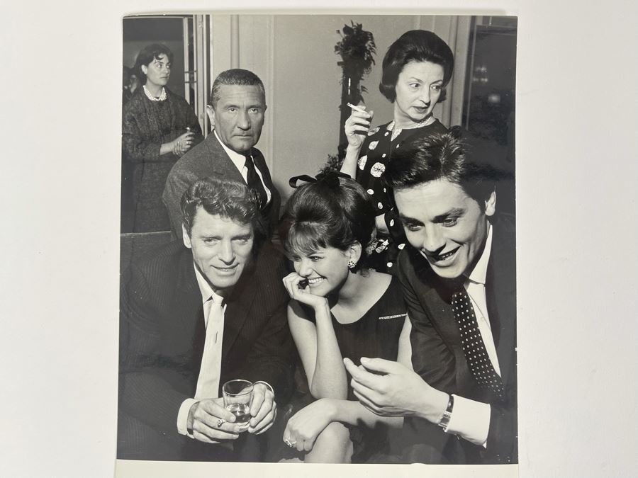 1962 Photo By Giovanni Battista Poletto - Rome, Italy - Co-stars Of Luchino Visconti Film The Leopard (Il Gattopardo) : Burt Lancaster, Claudia Cardinale, Alain Delon, Paolo Stoppa (Photographer G.B. Poletto) 9.5 X 7.25 [Photo 3]