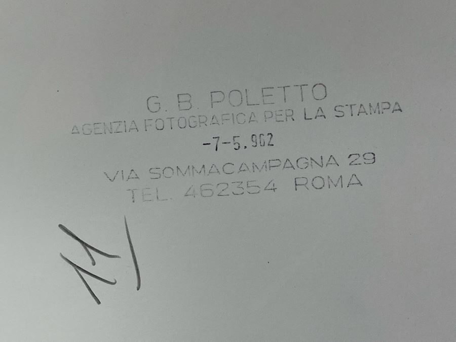 1962 Photo By Giovanni Battista Poletto - Rome, Italy - Co-stars Of Luchino Visconti Film The Leopard (Il Gattopardo) : Burt Lancaster Holding Book Il Gattopardo By Giuseppe Tomasi di Lampedusa (Photographer G.B. Poletto) 9.5 X 7.25 [Photo 7]