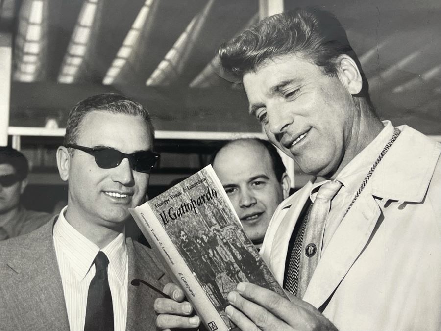 1962 Photo By Giovanni Battista Poletto - Rome, Italy - Co-stars Of Luchino Visconti Film The Leopard (Il Gattopardo) : Burt Lancaster Holding Book Il Gattopardo By Giuseppe Tomasi di Lampedusa (Photographer G.B. Poletto) 9.5 X 7.25 [Photo 3]