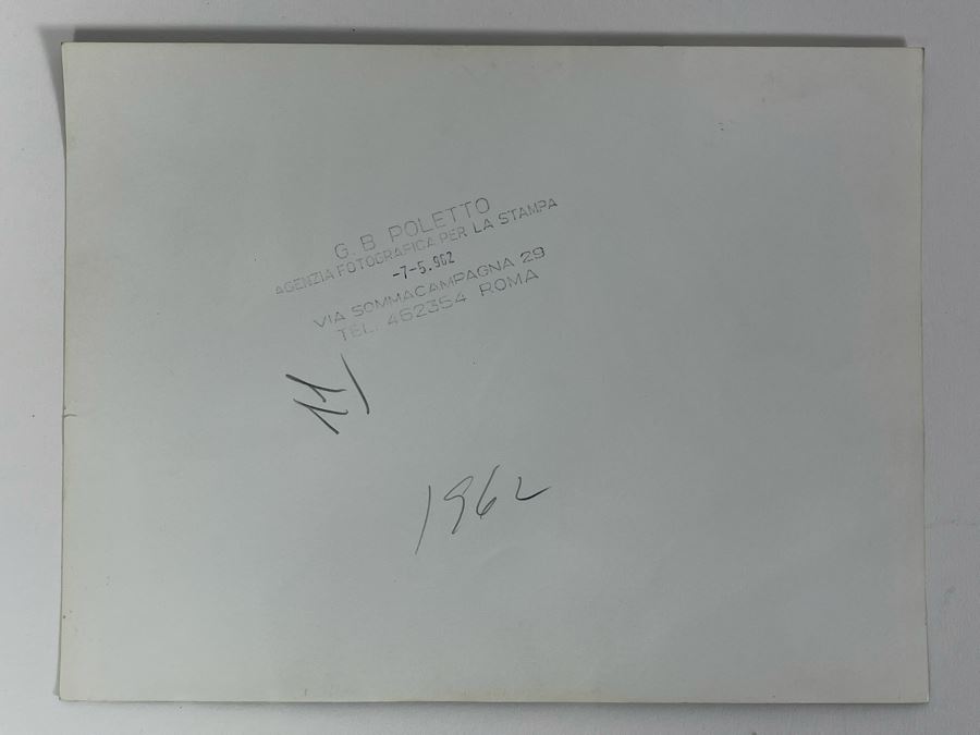 1962 Photo By Giovanni Battista Poletto - Rome, Italy - Co-stars Of Luchino Visconti Film The Leopard (Il Gattopardo) : Burt Lancaster Holding Book Il Gattopardo By Giuseppe Tomasi di Lampedusa (Photographer G.B. Poletto) 9.5 X 7.25 [Photo 5]